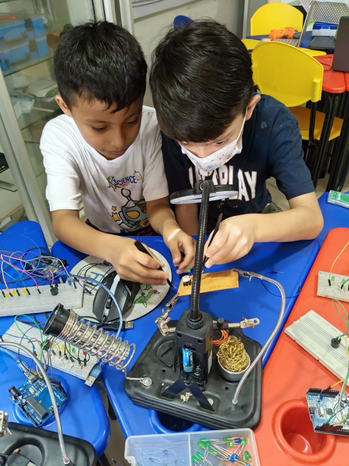 Clase de electrónica básica